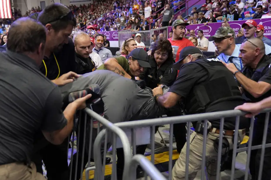 Rassemblement de Donald Trump Un homme arrêté après avoir envahi la zone média